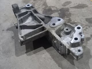 bontott RENAULT MASTER Motor Tartó Bak Jobb